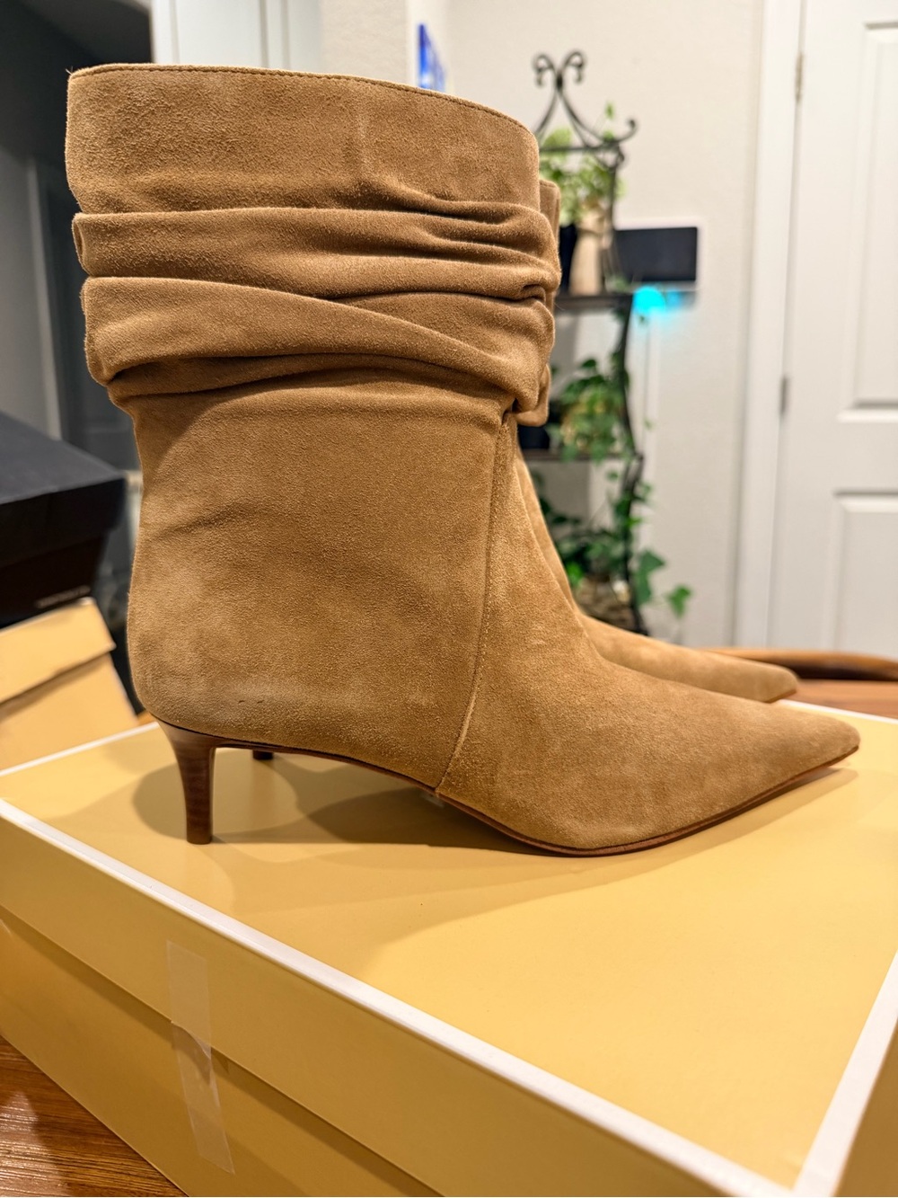 Michael Kors Tan Suede Pointed-Toe Mid-Kitern Heel Slouch Boots - Picture 3 of 7
